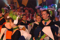 Auch die Zeltpartys waren eine Sensation. Die Schlertanzgruppe trat mit traumhaft schnen Kostmen und toller Choreographie auf.